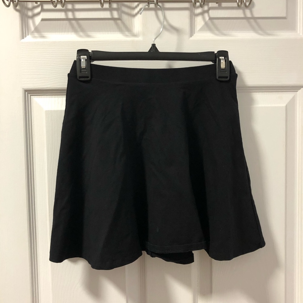 🌟Forever 21 basic black mini A-line skirt